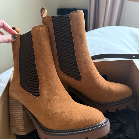 Shoes - Vintage Havana Chelsea Boots